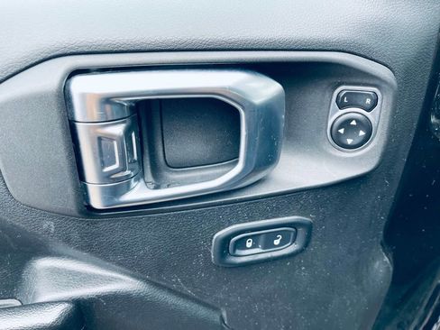 Used 2018 Jeep Wrangler Unlimited Rubicon w/ Steel Bumper Group image 13