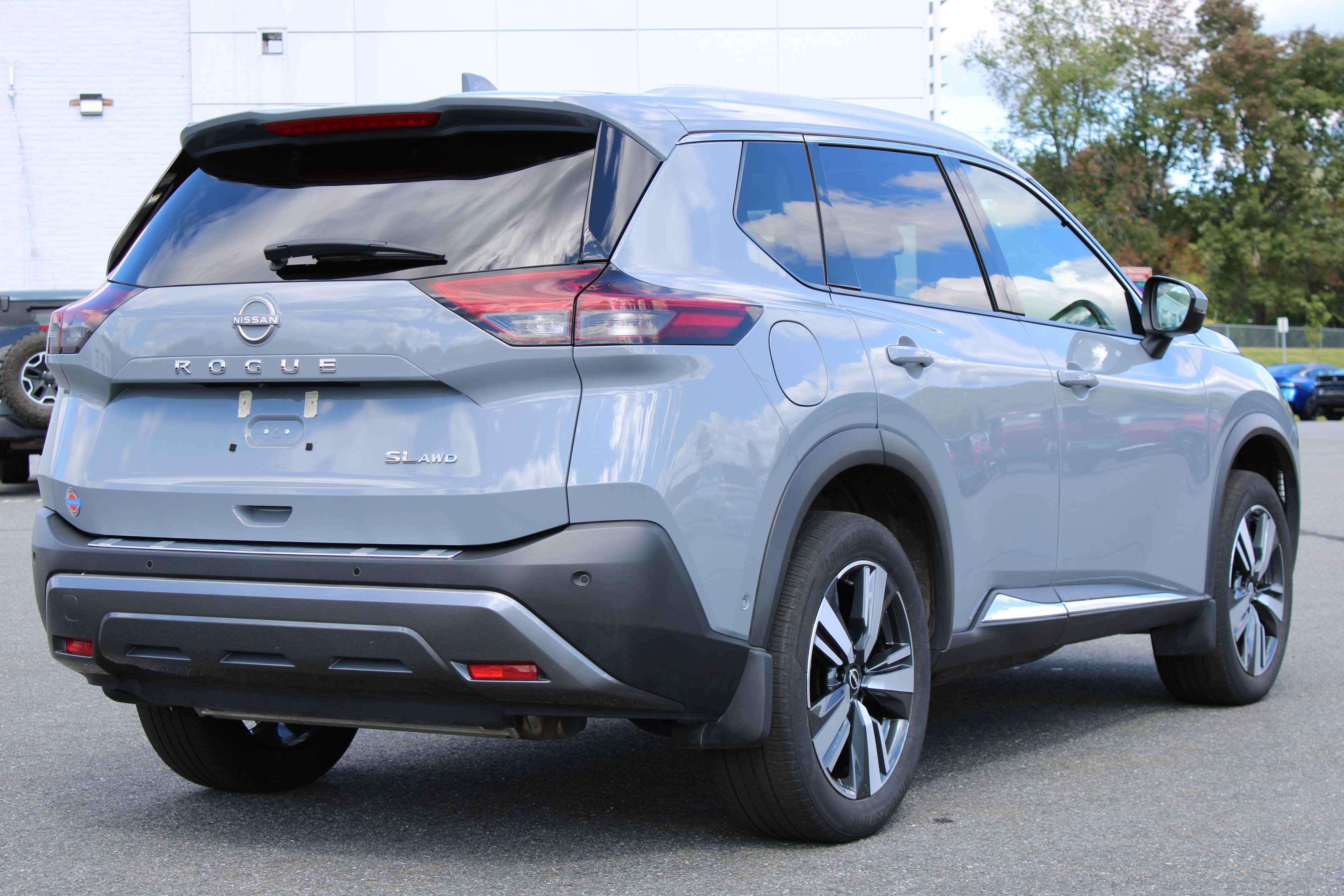 Used 2023 Nissan Rogue SL w/ SL Premium Package AWD/4WD image 8