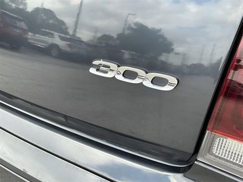 Used 2018 Chrysler 300 Touring w/ Sport Appearance Package image 18