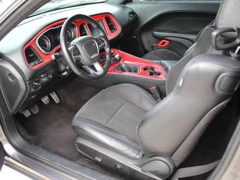 Used 2016 Dodge Challenger R/T Scat Pack RWD image 12