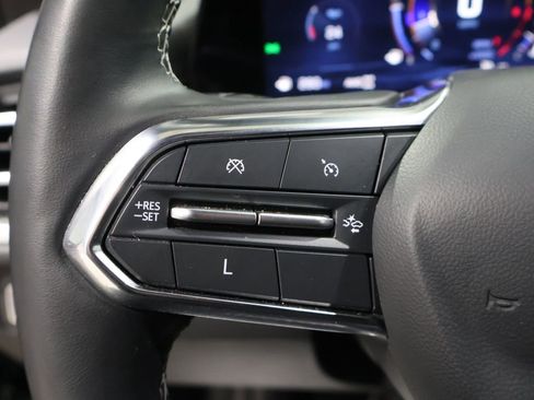 Used 2024 Chevrolet Traverse LT image 37