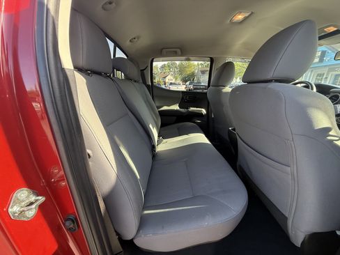 Used 2018 Toyota Tacoma SR5 image 15