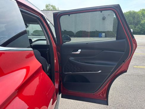 Used 2019 Hyundai Santa Fe SEL image 17