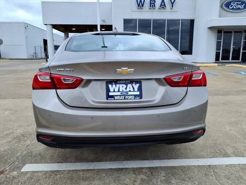 Used 2025 Chevrolet Malibu LT image 3