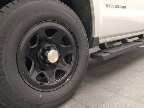 Used 2017 Chevrolet Silverado 1500 W/T RWD image 31