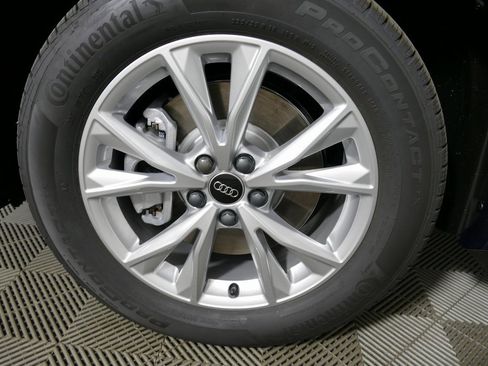 New 2025 Audi Q3 2.0T Premium image 9