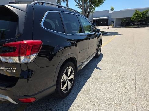Used 2020 Subaru Forester Touring AWD/4WD image 3