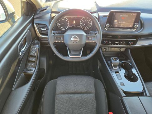 Used 2026 Nissan Rogue SV FWD image 16