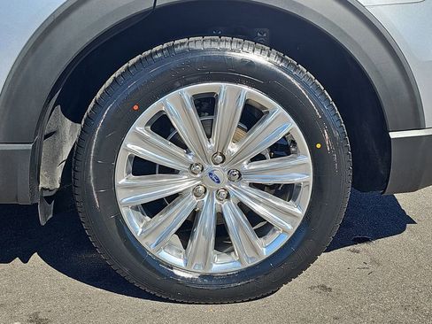 Used 2022 Ford Explorer Limited w/ Equipment Group 301A image 38