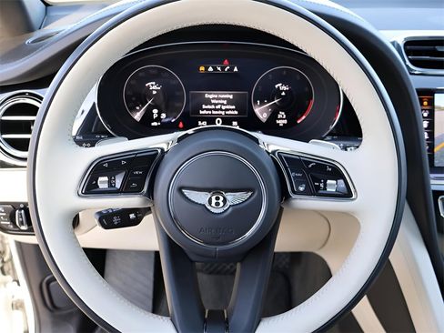 Used 2023 Bentley Bentayga Extended Wheelbase image 34