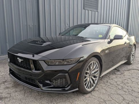 New 2026 Ford Mustang GT image 2