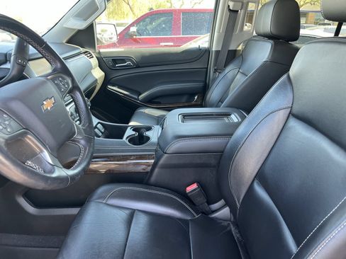Certified 2019 Chevrolet Suburban LT AWD/4WD image 10