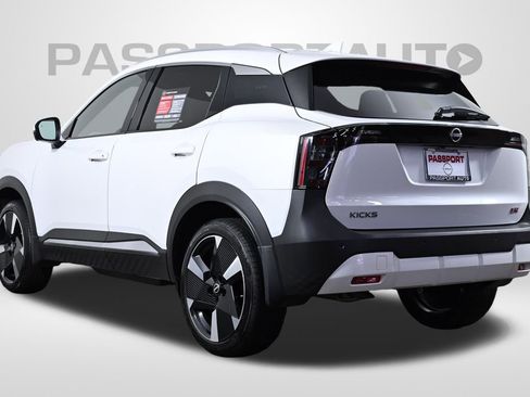 Certified 2025 Nissan Kicks SR image 6