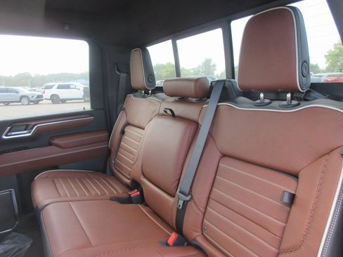 New 2026 GMC Sierra 2500 Denali Ultimate image 16