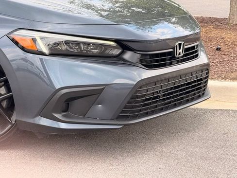 Used 2023 Honda Civic Sport image 3