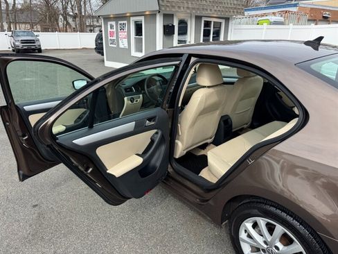 Used 2014 Volkswagen Jetta SE image 29