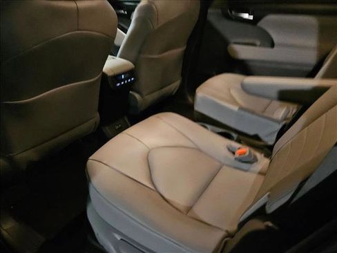 New 2026 Toyota Highlander XLE AWD/4WD image 15