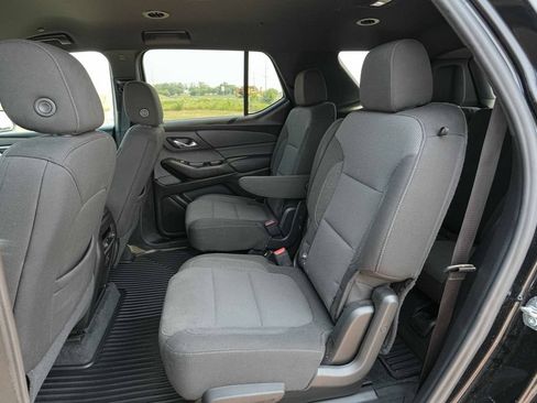 Used 2023 Chevrolet Traverse LT AWD/4WD image 19