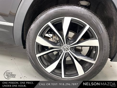 Used 2025 Volkswagen Atlas Cross Sport SEL Premium R-Line image 12