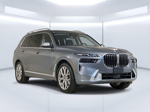 Used 2023 BMW X7 xDrive40i w/ Executive Package image 9
