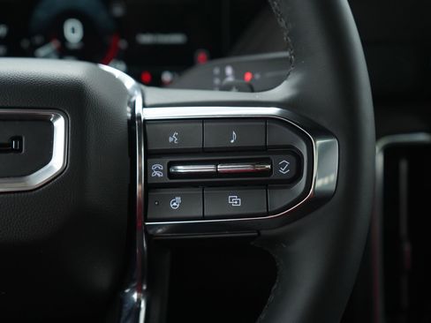 Used 2025 GMC Yukon Denali w/ Sun & Power Step Package image 30