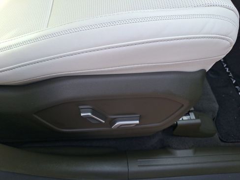 Used 2025 Hyundai Santa Fe Calligraphy image 36