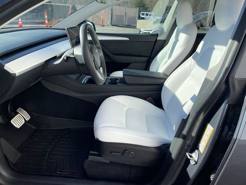 Used 2023 Tesla Model Y Performance image 34