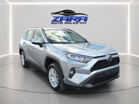 Used 2021 Toyota RAV4 XLE AWD/4WD image 9