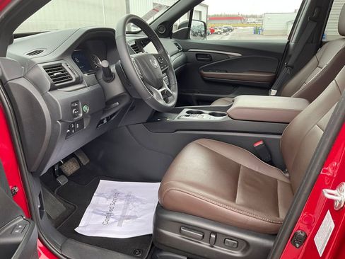 Used 2025 Honda Passport EX-L image 2