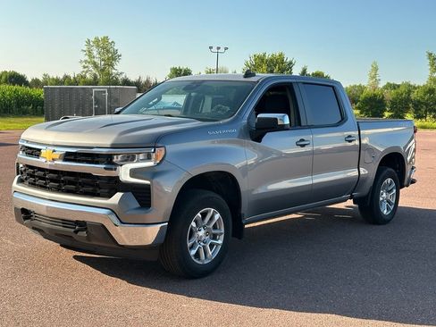 Used 2024 Chevrolet Silverado 1500 LT AWD/4WD image 4