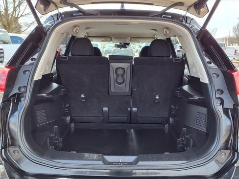 Used 2019 Nissan Rogue SV image 11