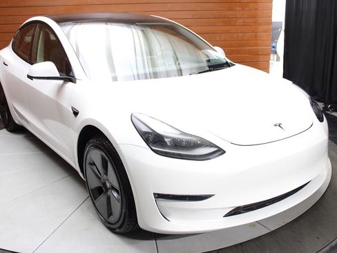 Used 2023 Tesla Model 3 Standard Range RWD image 11