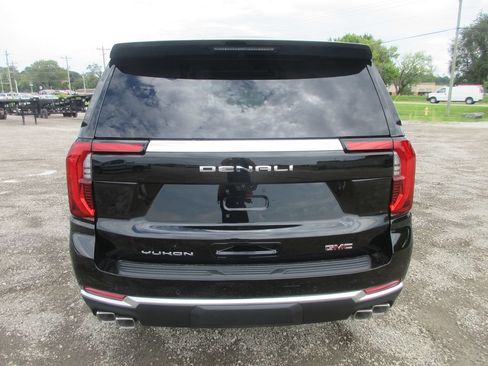 New 2026 GMC Yukon Denali w/ Denali Reserve Package AWD/4WD image 5