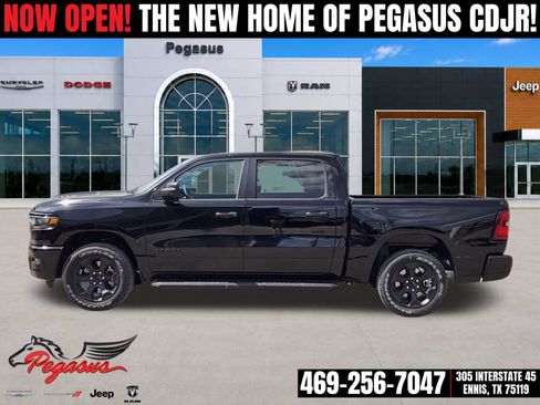 New 2026 RAM 1500 Express AWD/4WD image 3