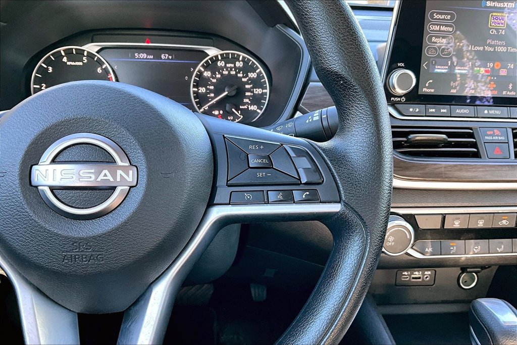 Used 2025 Nissan Altima 2.5 SV FWD image 26