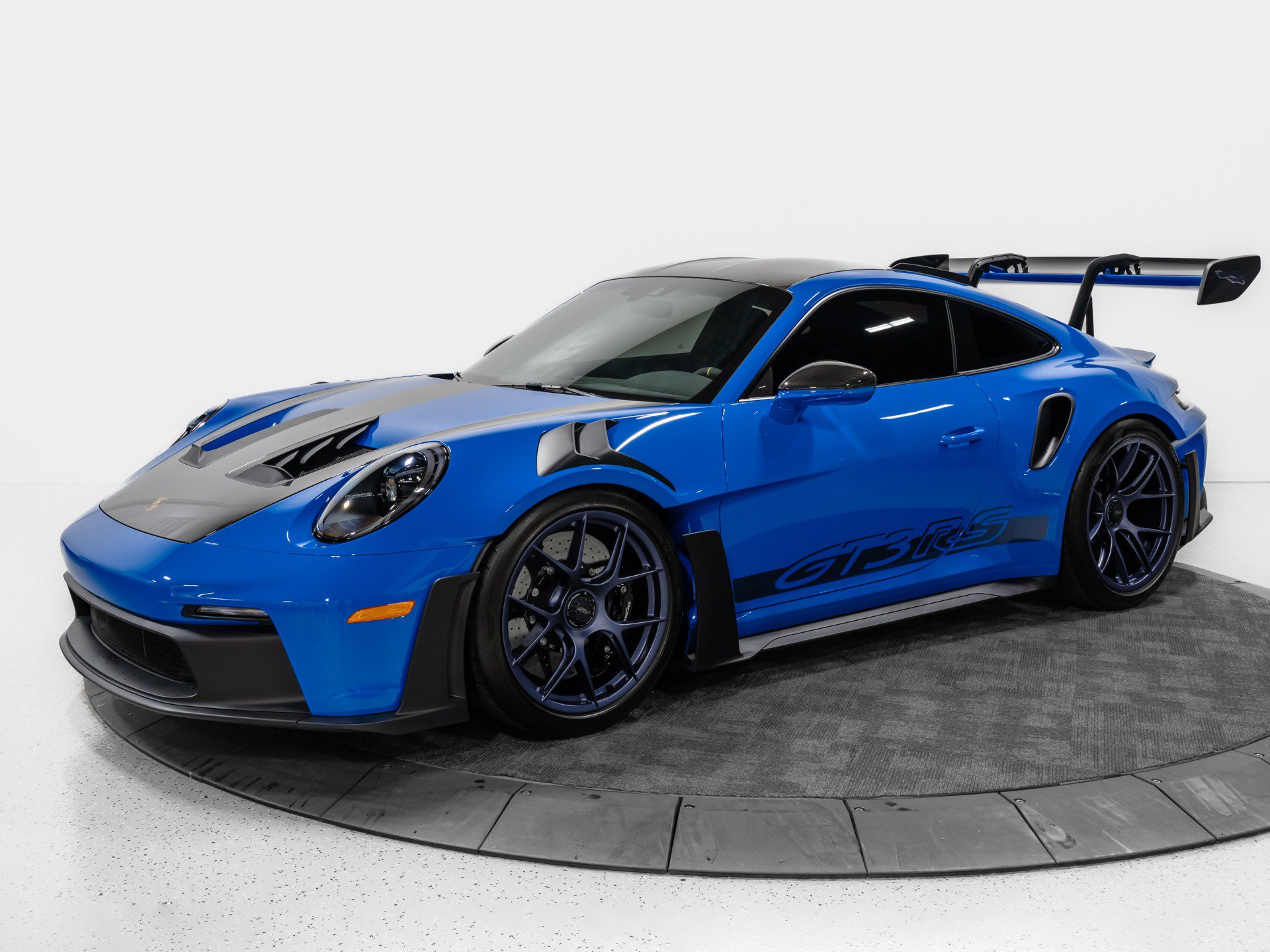 Used 2024 Porsche 911 GT3 RS RWD image 3