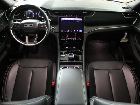 New 2025 Jeep Grand Cherokee L Limited w/ Black Appearance Package image 16