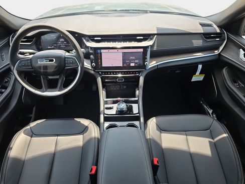 New 2026 Jeep Grand Cherokee L Limited AWD/4WD image 9