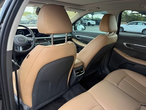 Certified 2025 Hyundai Sonata Limited FWD image 23