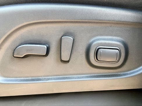 Certified 2024 Nissan Titan SV w/ SV Bronze Edition Package image 31