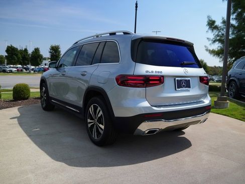 Used 2026 Mercedes-Benz GLB 250 4MATIC image 6
