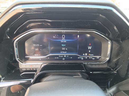 Used 2024 Chevrolet Silverado 1500 LT AWD/4WD image 39