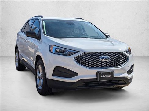 Used 2024 Ford Edge SE image 7