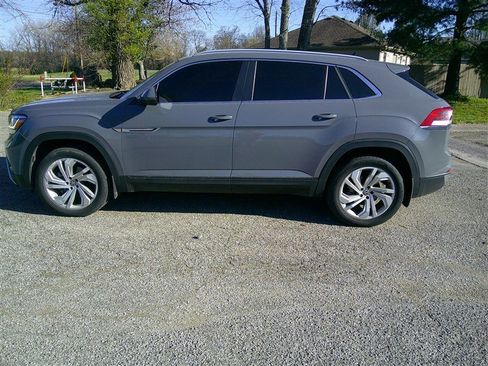 Used 2021 Volkswagen Atlas Cross Sport SEL image 2