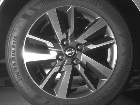 Used 2025 Nissan Versa SV image 15