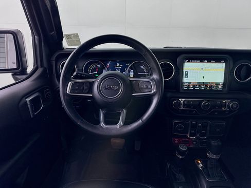 Used 2023 Jeep Wrangler Unlimited Rubicon 4xe w/ Cold Weather Group AWD/4WD image 17