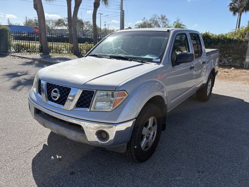 Used 2008 Nissan Frontier SE w/ SE Value Truck Pkg image 3