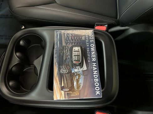 New 2026 Chrysler Pacifica Select image 45