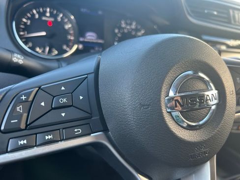 Used 2020 Nissan Rogue SV w/ Sun & Sound Touring Package image 20