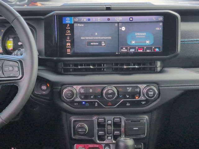 Used 2024 Jeep Wrangler Unlimited Rubicon 4xe w/ Convenience Group AWD/4WD image 18